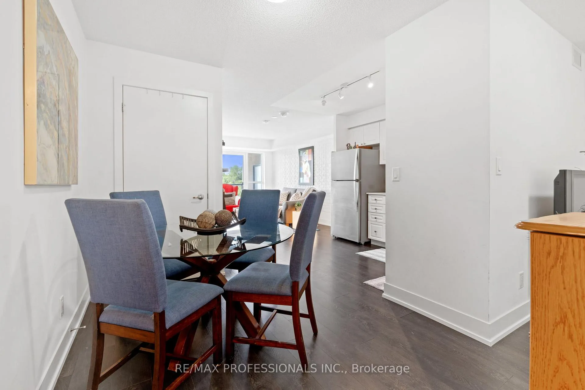 Photo 3 of Unit 305, 1255 Bayly Street, Pickering, Bay Ridges — HOMEH