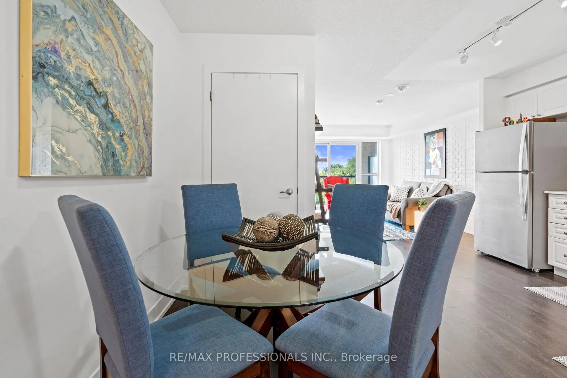 Photo 4 of Unit 305, 1255 Bayly Street, Pickering, Bay Ridges — HOMEH