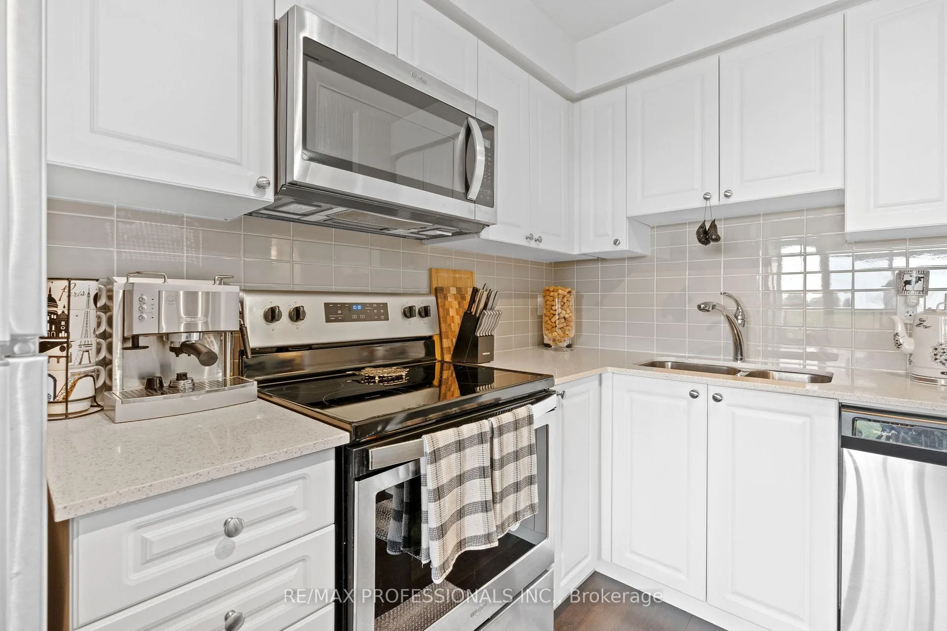 Photo 12 of Unit 305, 1255 Bayly Street, Pickering, Bay Ridges — HOMEH