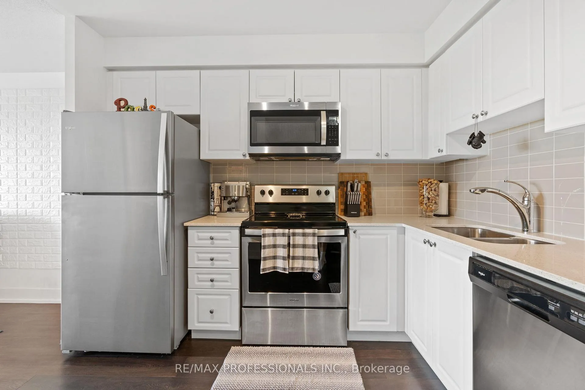 Photo 13 of Unit 305, 1255 Bayly Street, Pickering, Bay Ridges — HOMEH