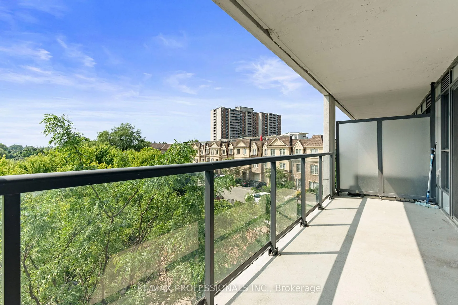 Photo 23 of Unit 305, 1255 Bayly Street, Pickering, Bay Ridges — HOMEH