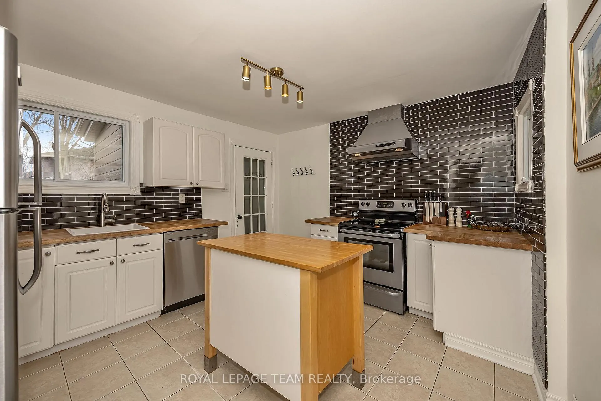Photo 24 of 478 Hilson Avenue, Ottawa, Westboro/Hampton Park — HOMEH