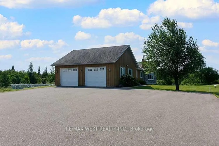 Photo 6 of 436527 Fourth Line E, Shelburne — HOMEH