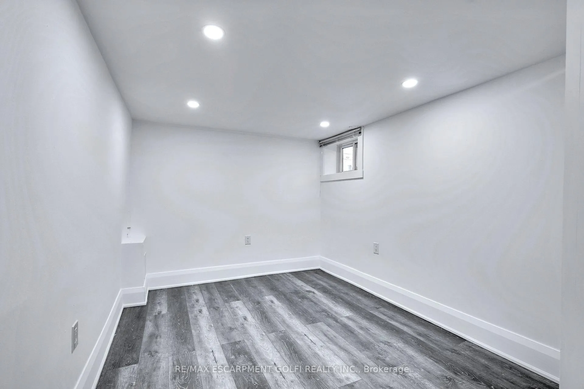 Photo 29 of 1161 King Street W, Hamilton, Westdale — HOMEH