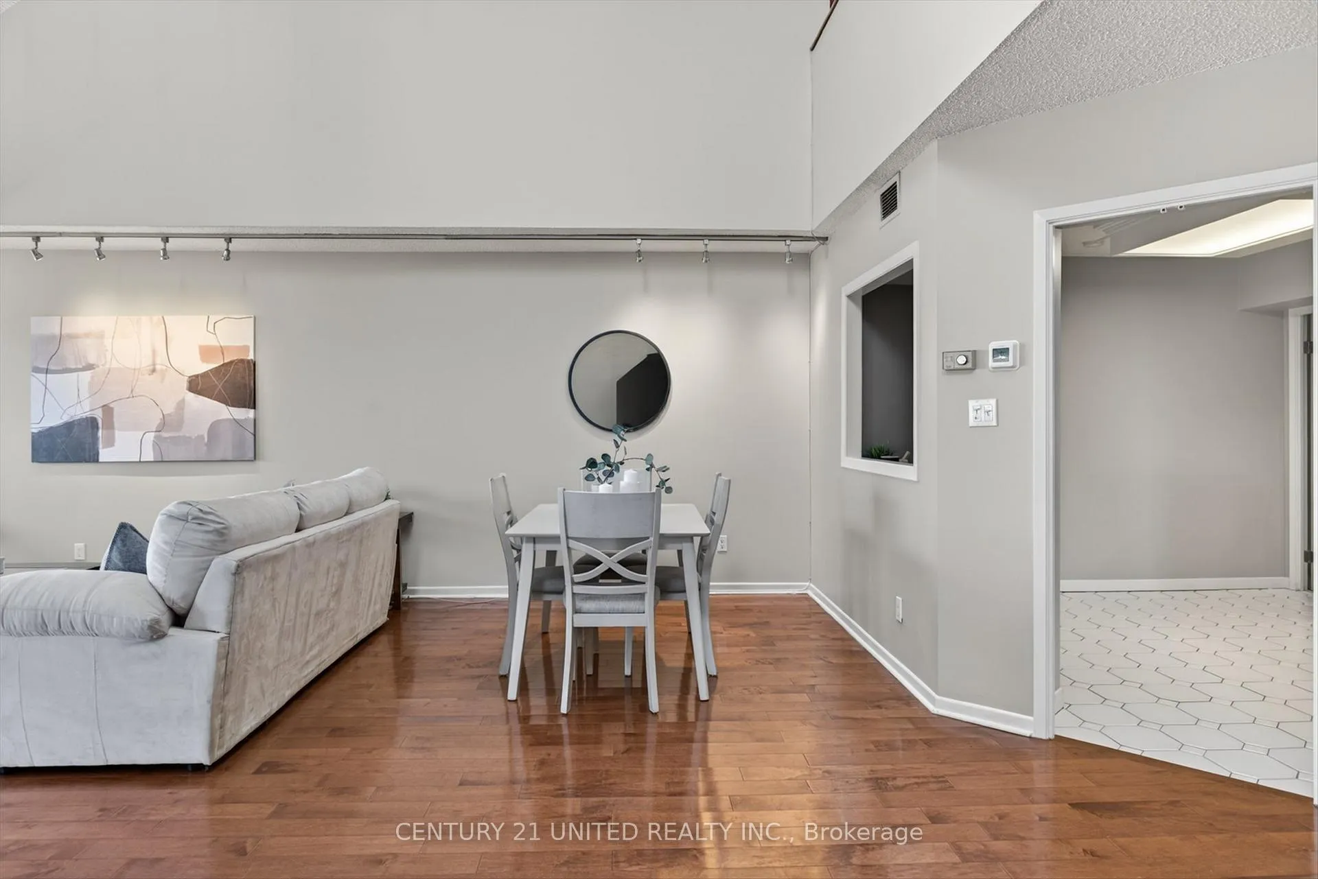 Photo 5 of Unit 503, 1818 Cherryhill Road, Peterborough, Monaghan Ward 2 — HOMEH