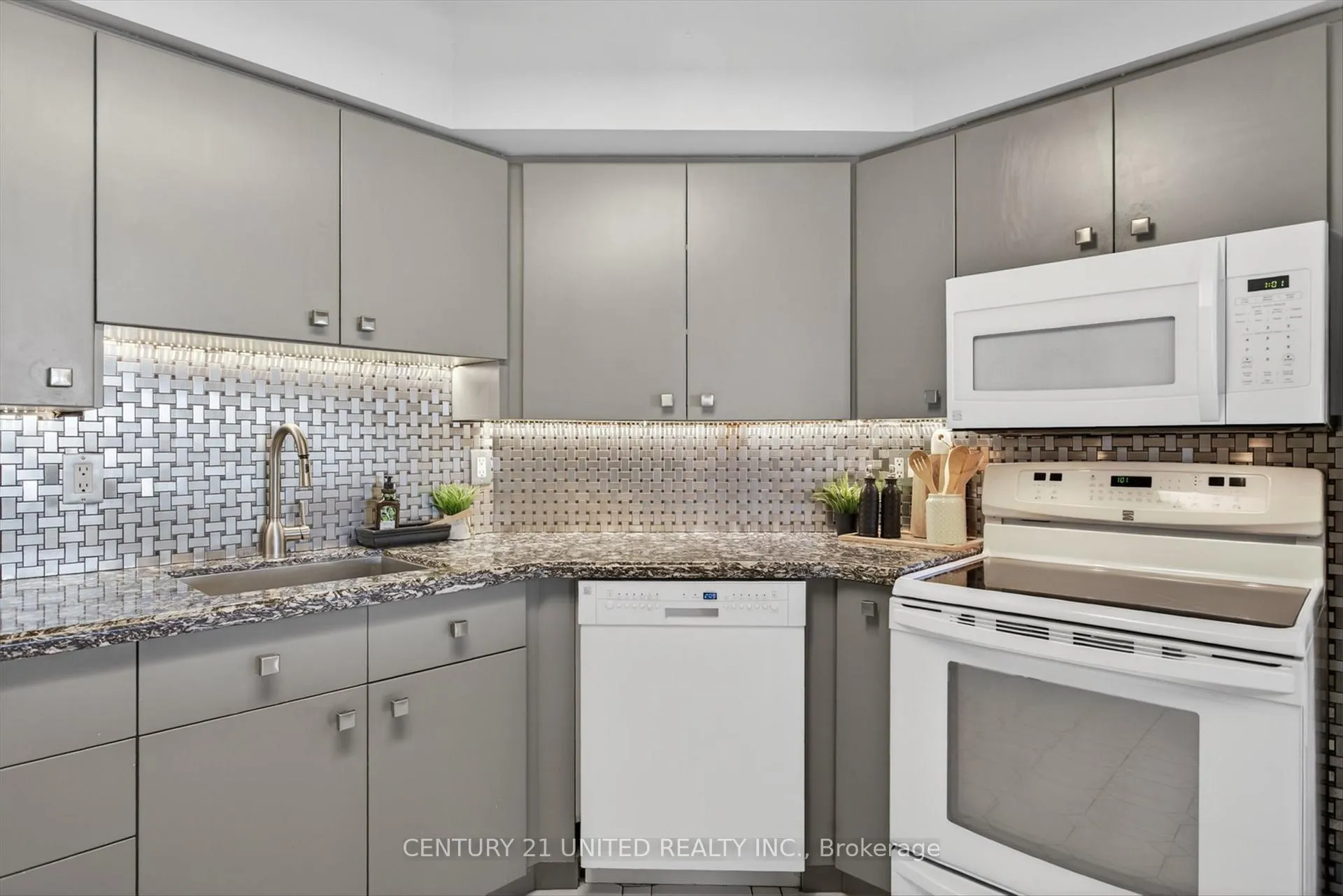 Photo 8 of Unit 503, 1818 Cherryhill Road, Peterborough, Monaghan Ward 2 — HOMEH