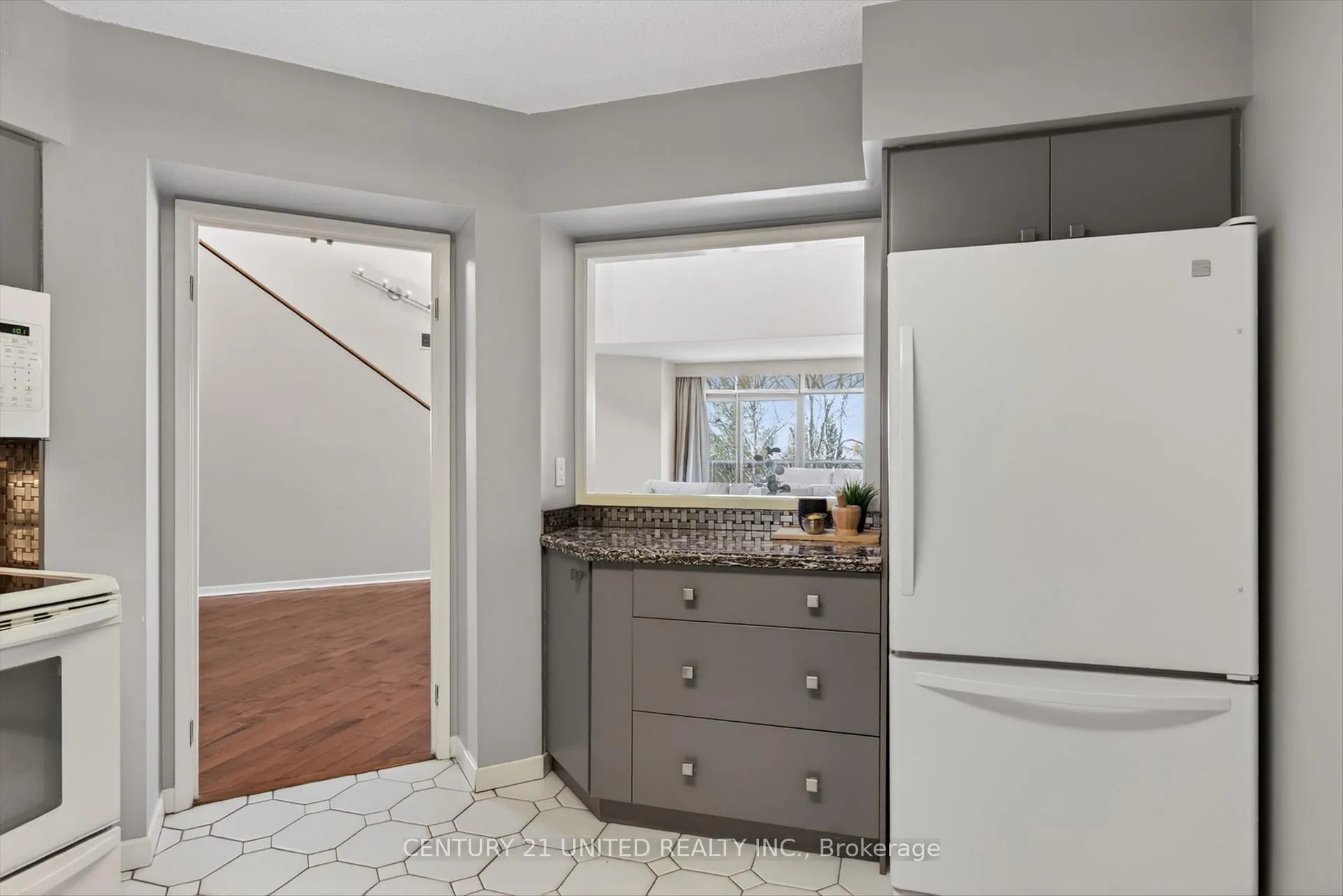 Photo 10 of Unit 503, 1818 Cherryhill Road, Peterborough, Monaghan Ward 2 — HOMEH