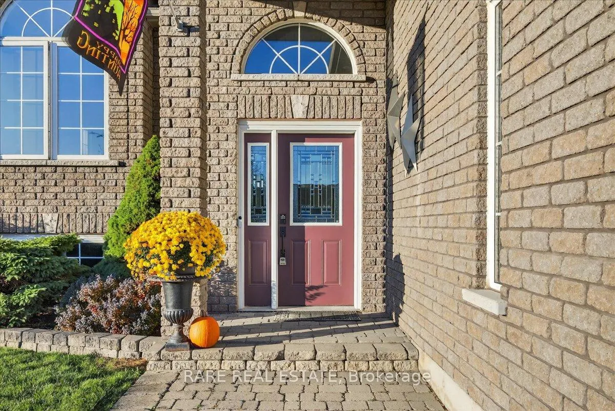 Photo 4 of 2 Mailey Lane, Barrie, Edgehill Drive — HOMEH