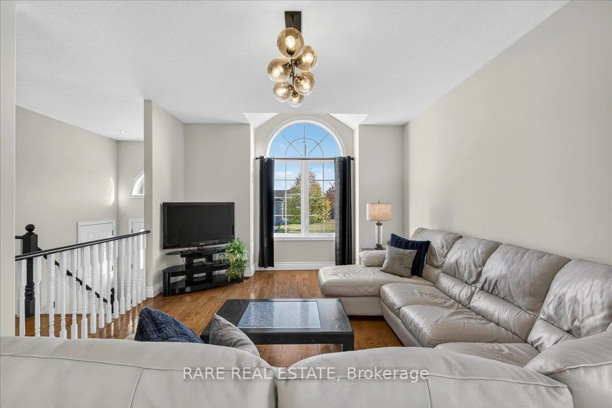 Photo 8 of 2 Mailey Lane, Barrie, Edgehill Drive — HOMEH