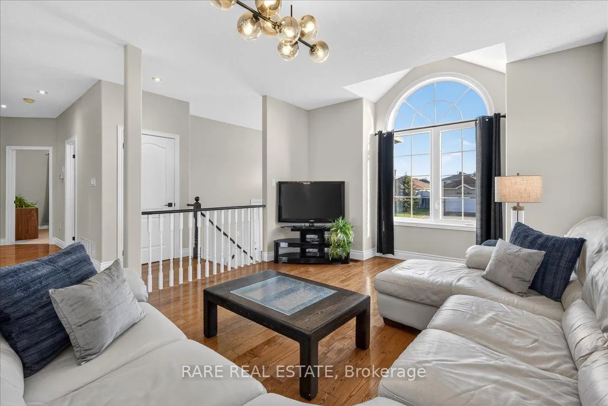 Photo 9 of 2 Mailey Lane, Barrie, Edgehill Drive — HOMEH