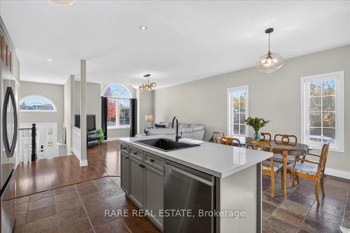 Photo 14 of 2 Mailey Lane, Barrie, Edgehill Drive — HOMEH