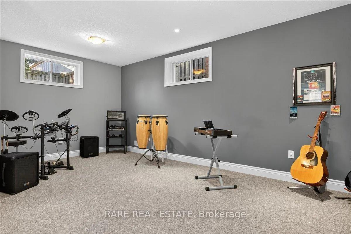 Photo 38 of 2 Mailey Lane, Barrie, Edgehill Drive — HOMEH
