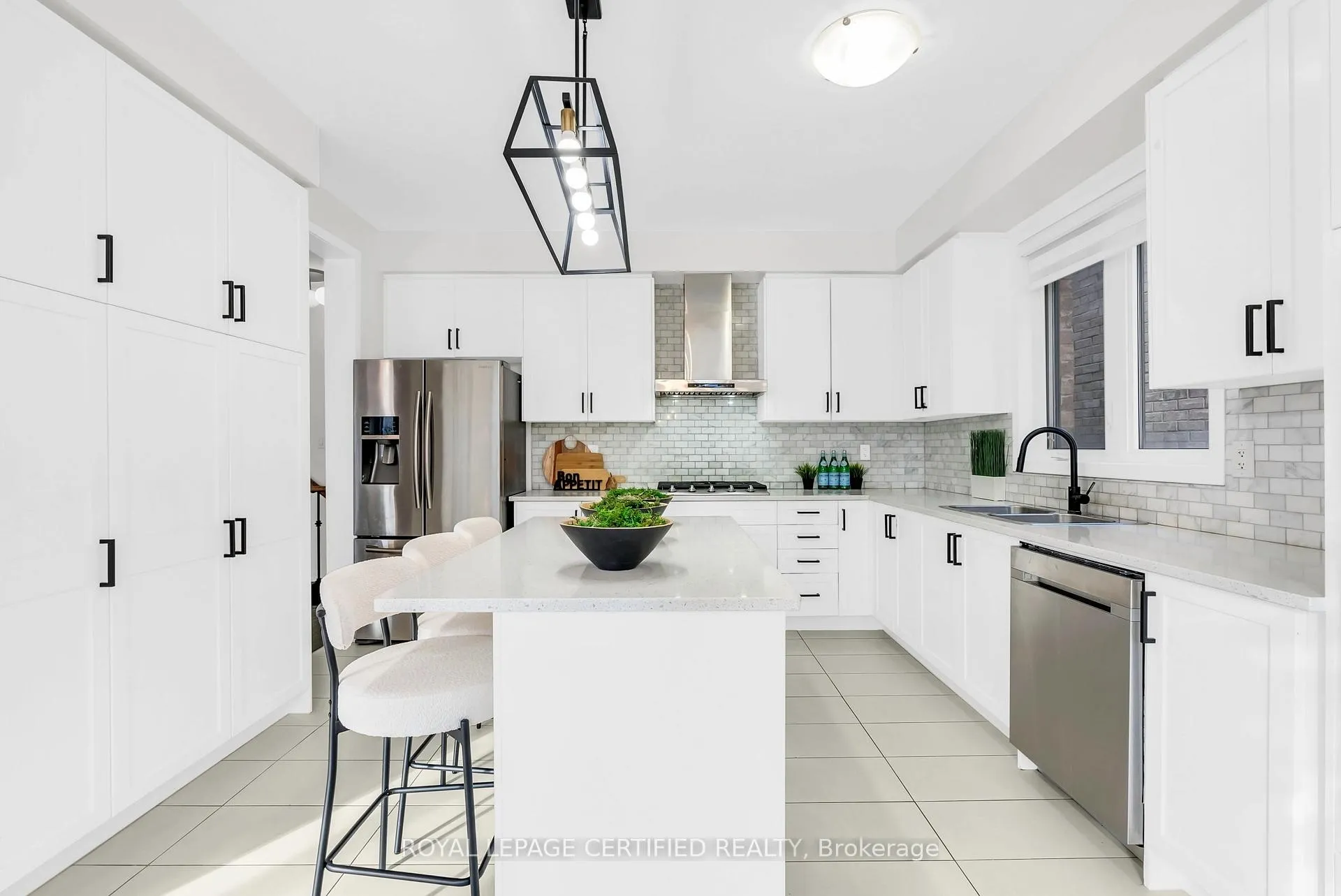 Photo 11 of 35 Bedrock Drive E, Hamilton, Stoney Creek — HOMEH