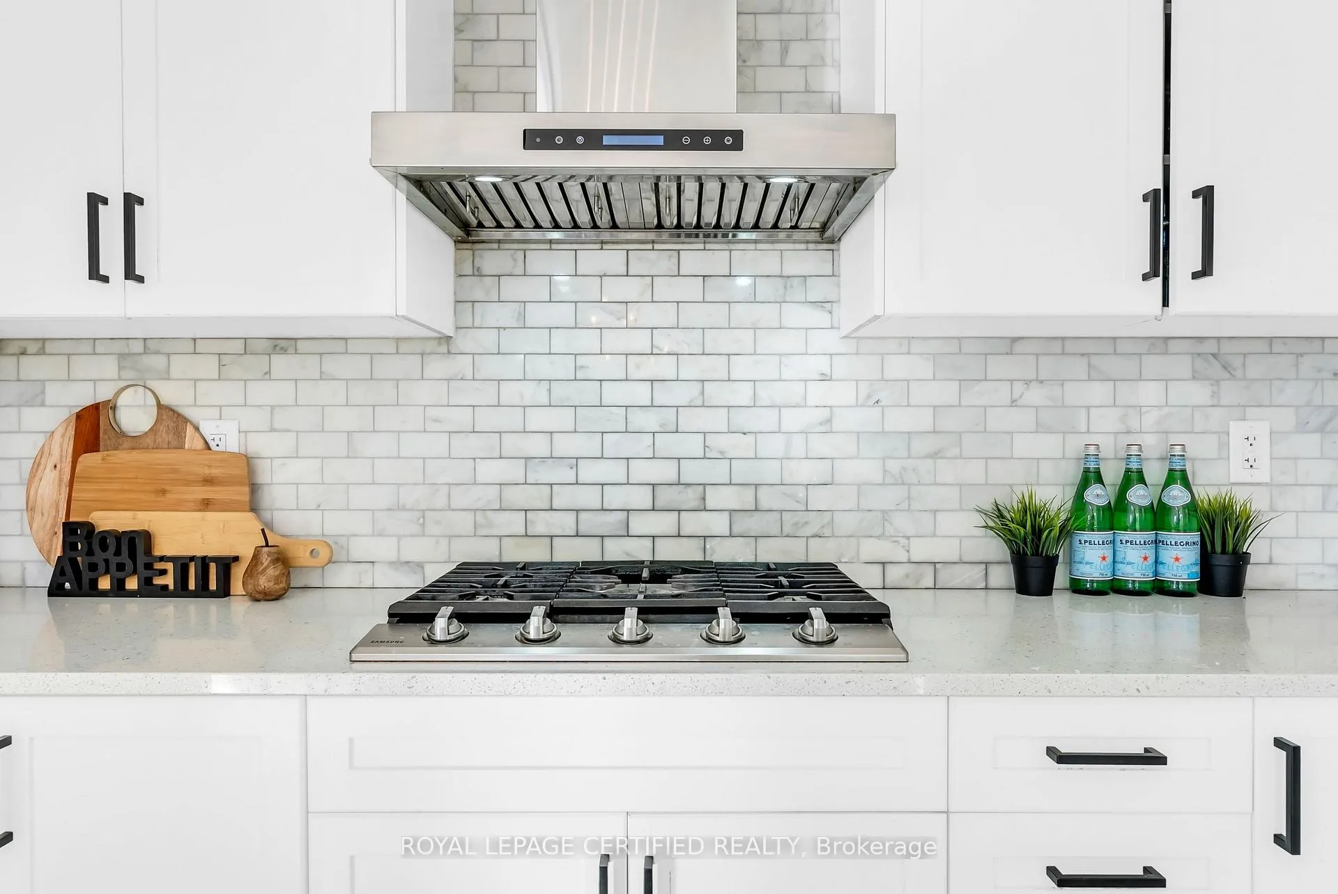 Photo 13 of 35 Bedrock Drive E, Hamilton, Stoney Creek — HOMEH
