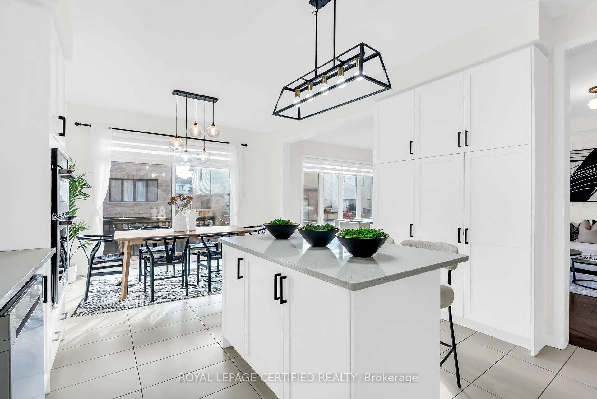 Photo 14 of 35 Bedrock Drive E, Hamilton, Stoney Creek — HOMEH