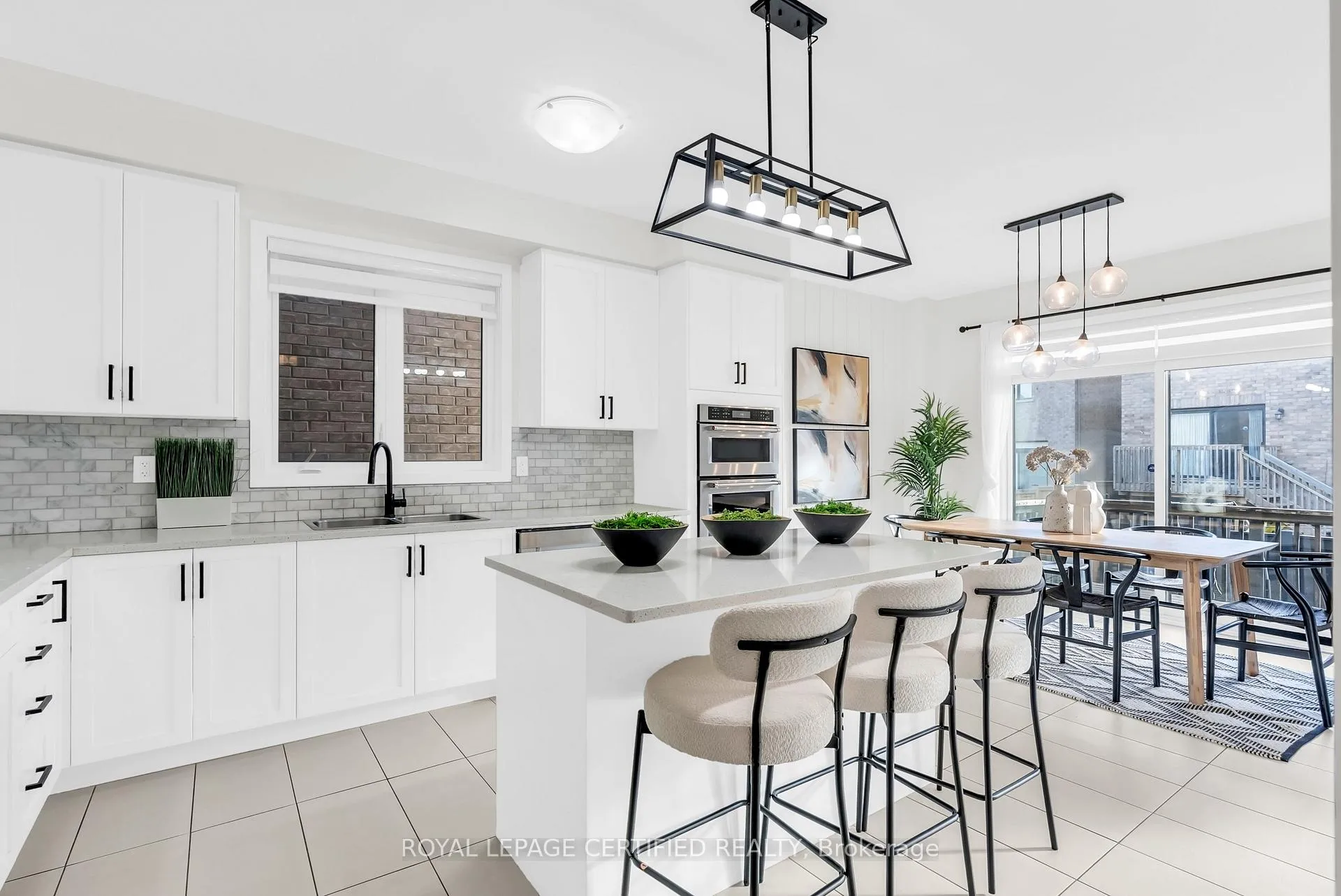 Photo 15 of 35 Bedrock Drive E, Hamilton, Stoney Creek — HOMEH