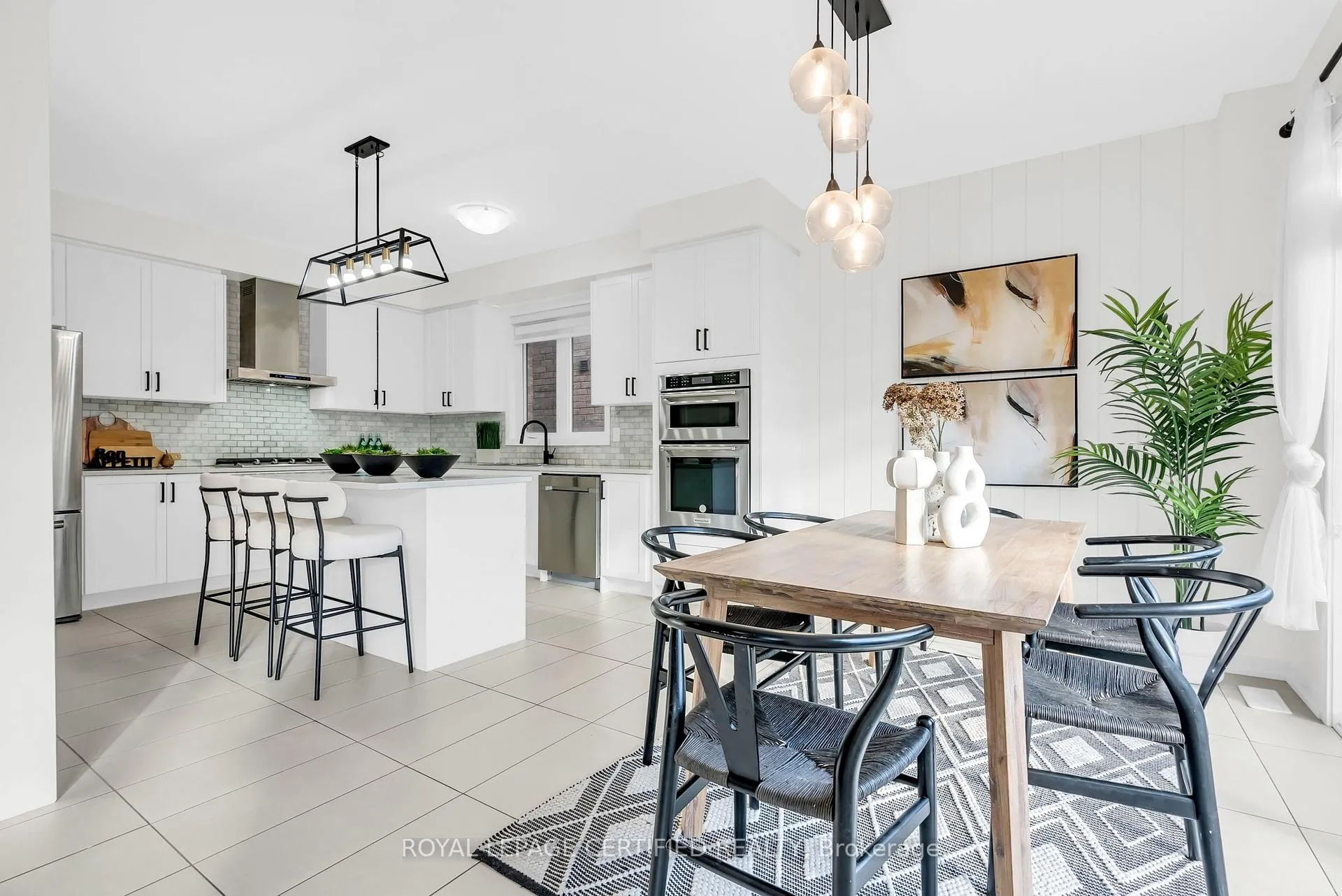 Photo 17 of 35 Bedrock Drive E, Hamilton, Stoney Creek — HOMEH