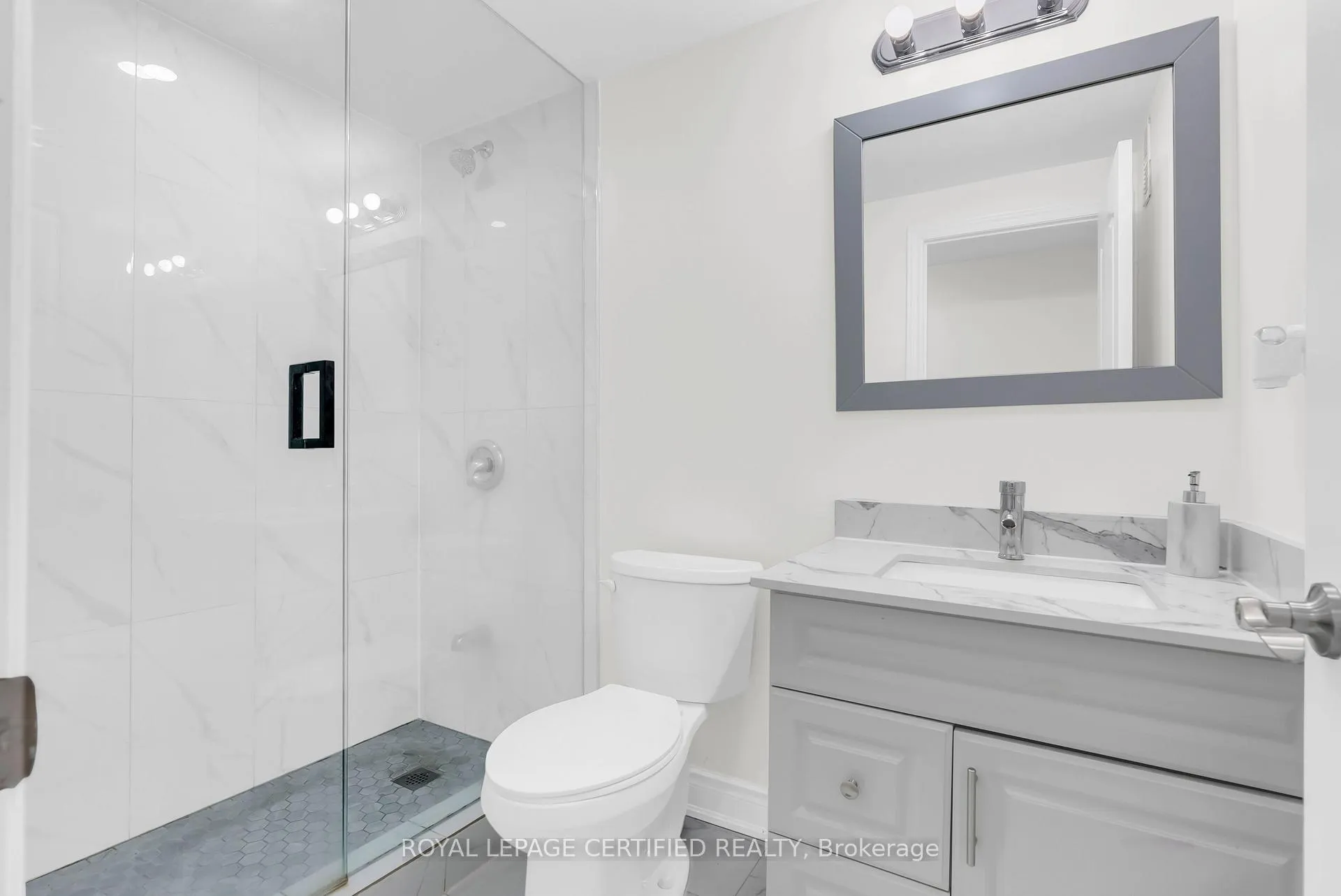 Photo 48 of 35 Bedrock Drive E, Hamilton, Stoney Creek — HOMEH