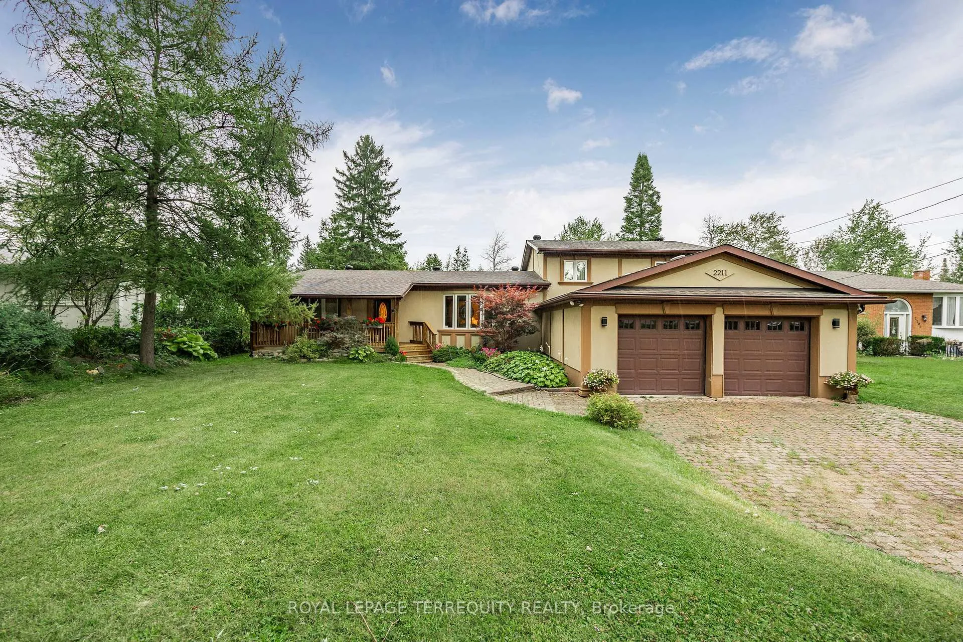 Photo 2 of 2211 Mildred Avenue, Innisfil, Alcona — HOMEH