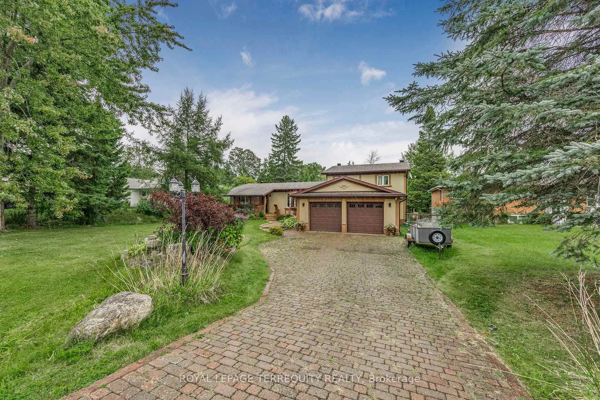Photo 3 of 2211 Mildred Avenue, Innisfil, Alcona — HOMEH