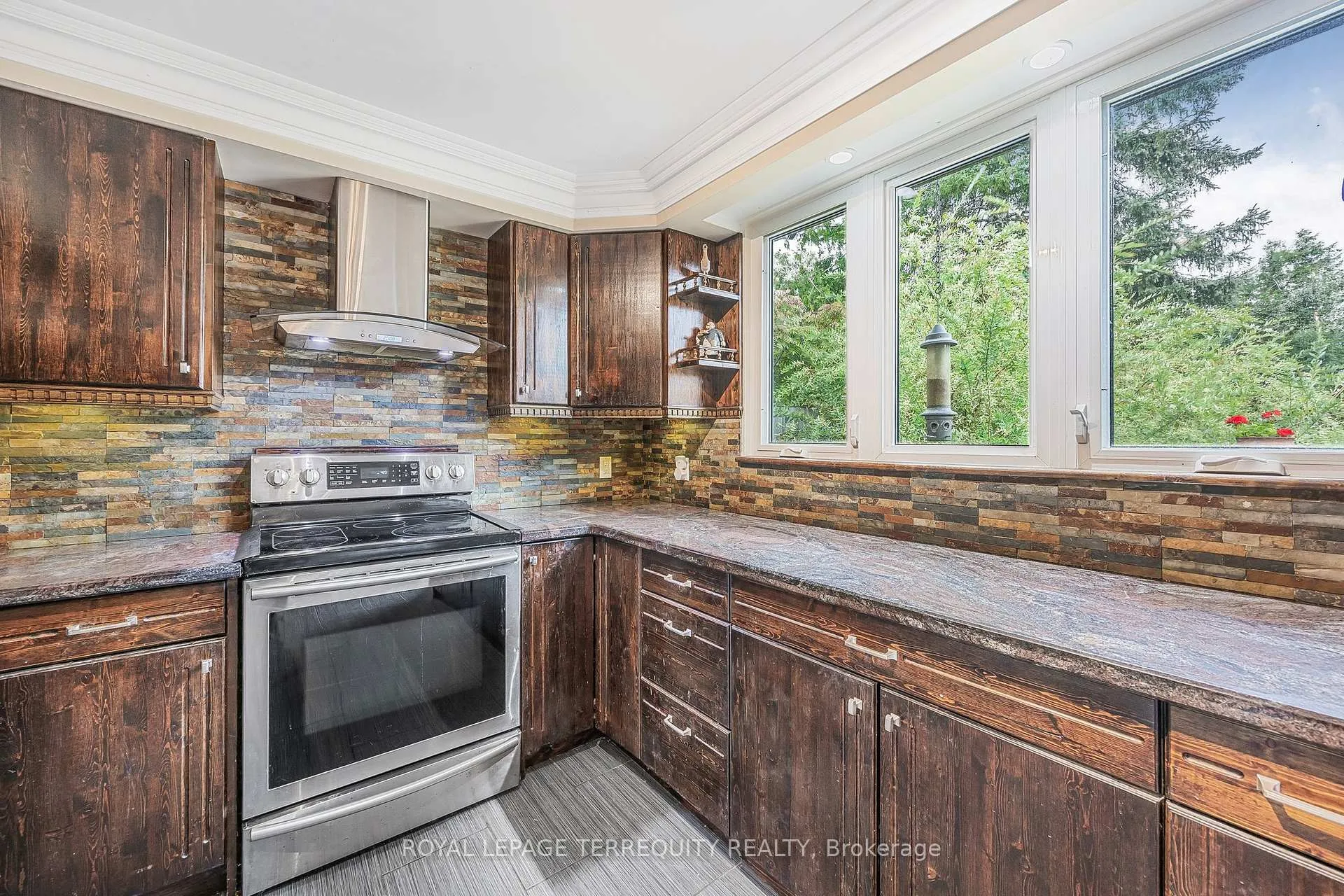 Photo 7 of 2211 Mildred Avenue, Innisfil, Alcona — HOMEH