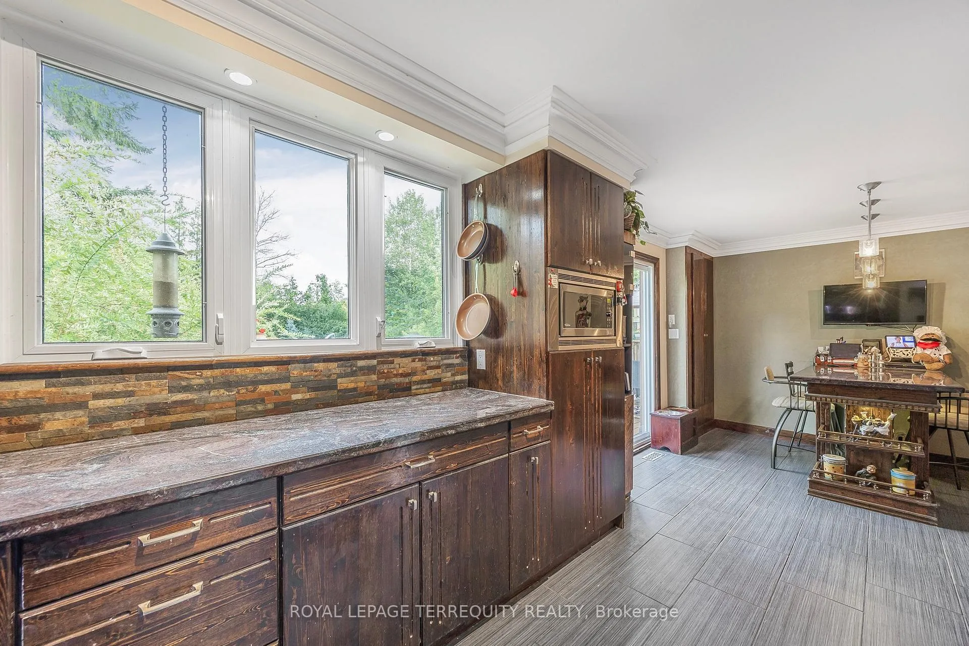 Photo 8 of 2211 Mildred Avenue, Innisfil, Alcona — HOMEH