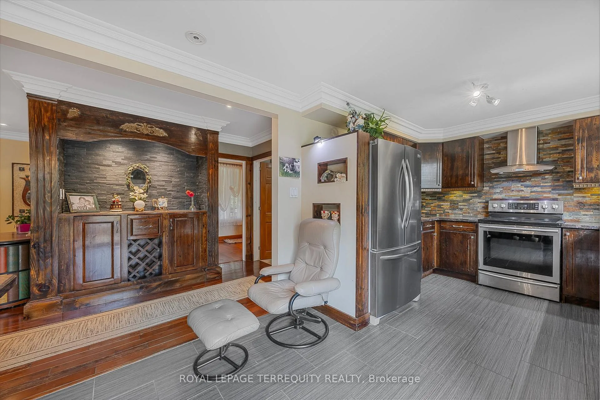 Photo 10 of 2211 Mildred Avenue, Innisfil, Alcona — HOMEH