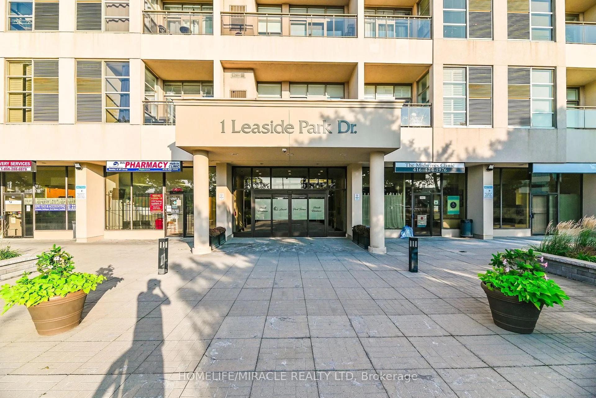 Photo 1 of Unit 305, 1 Leaside Park Drive, Toronto, Thorncliffe Park — HOMEH
