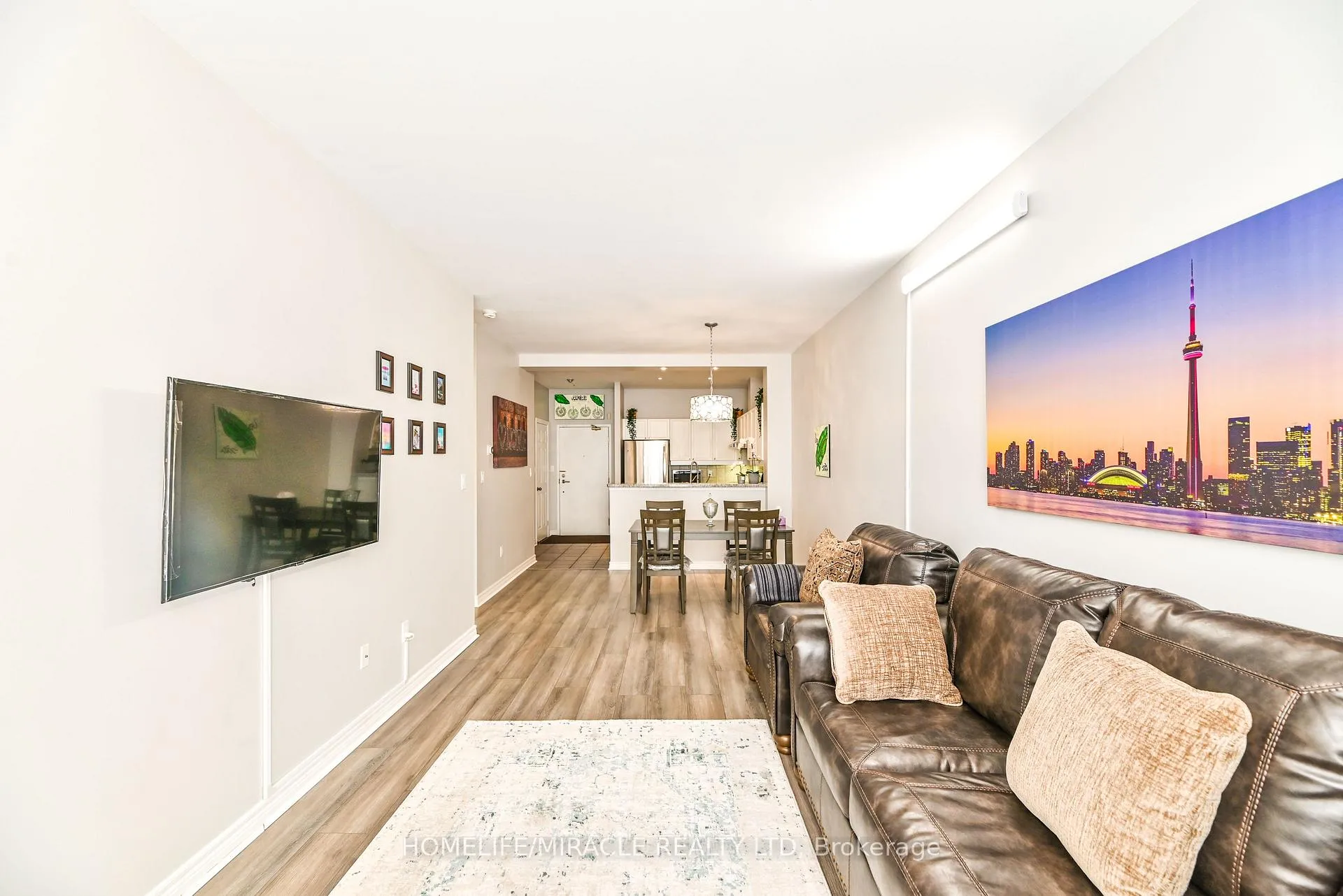 Photo 14 of Unit 305, 1 Leaside Park Drive, Toronto, Thorncliffe Park — HOMEH