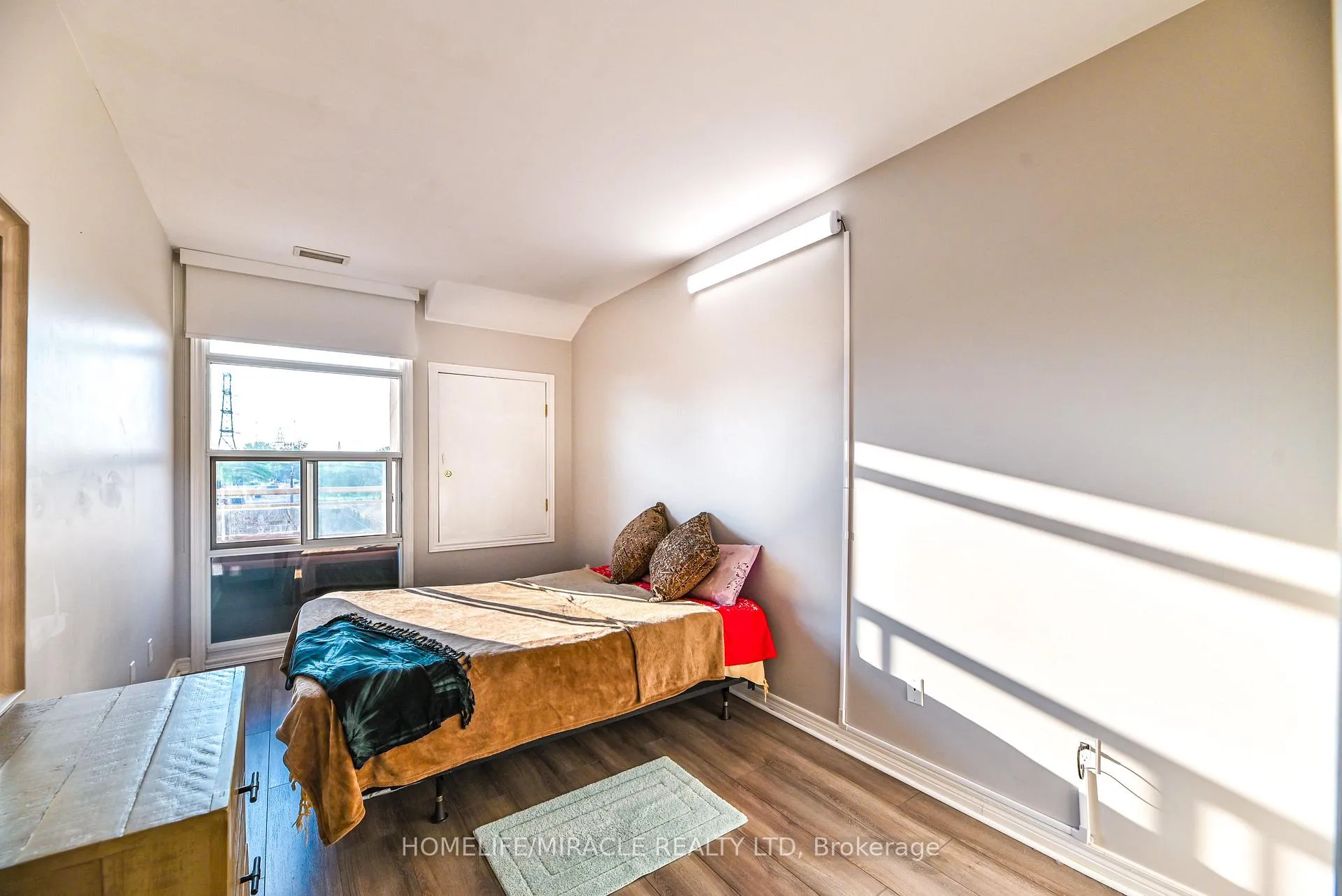Photo 18 of Unit 305, 1 Leaside Park Drive, Toronto, Thorncliffe Park — HOMEH