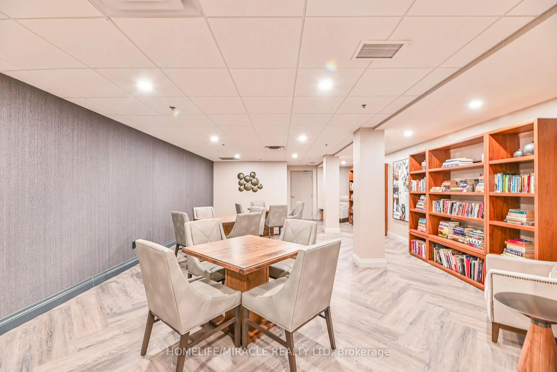 Photo 25 of Unit 305, 1 Leaside Park Drive, Toronto, Thorncliffe Park — HOMEH