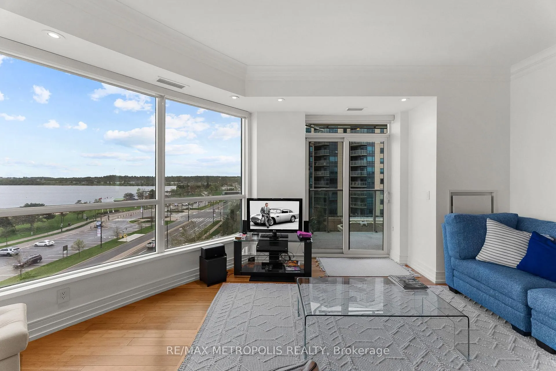 Photo 10 of Unit 606, 33 Ellen Street, Barrie, City Centre — HOMEH