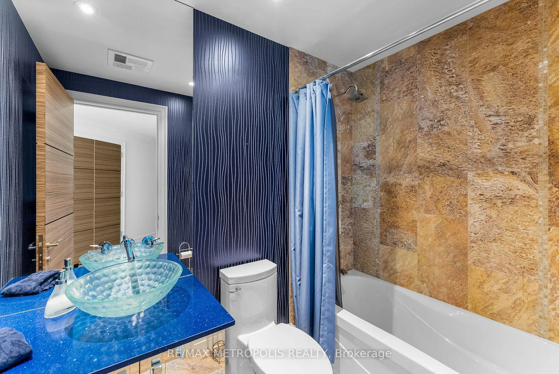 Photo 18 of Unit 606, 33 Ellen Street, Barrie, City Centre — HOMEH