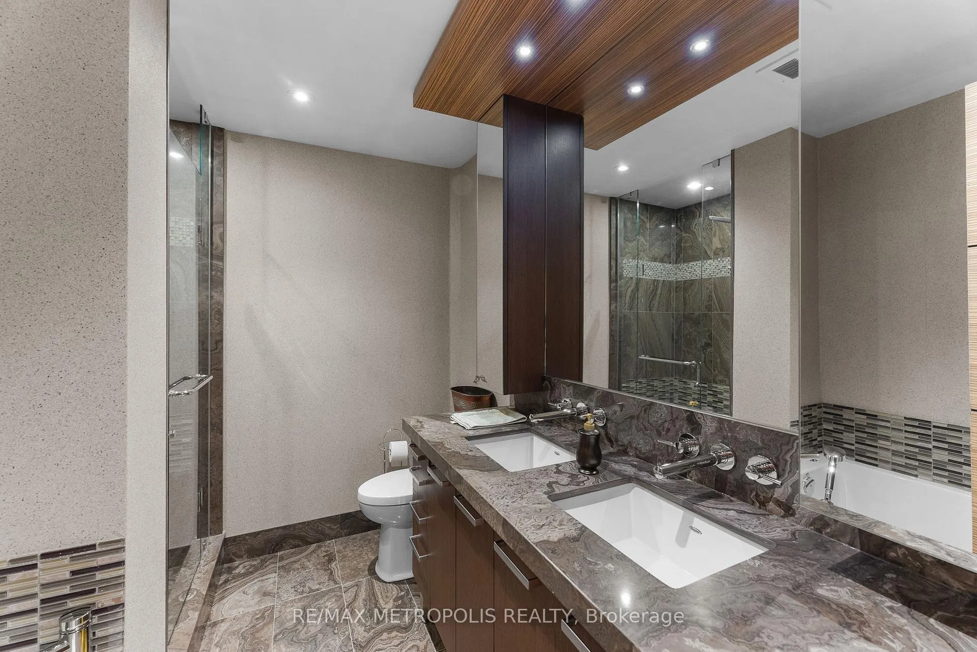 Photo 24 of Unit 606, 33 Ellen Street, Barrie, City Centre — HOMEH