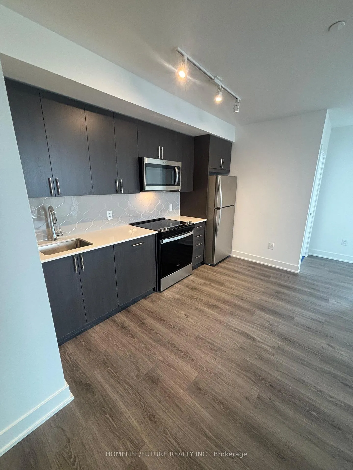 Photo 5 of Unit 1917, 2545 Simcoe Street N, Oshawa, Windfields — HOMEH