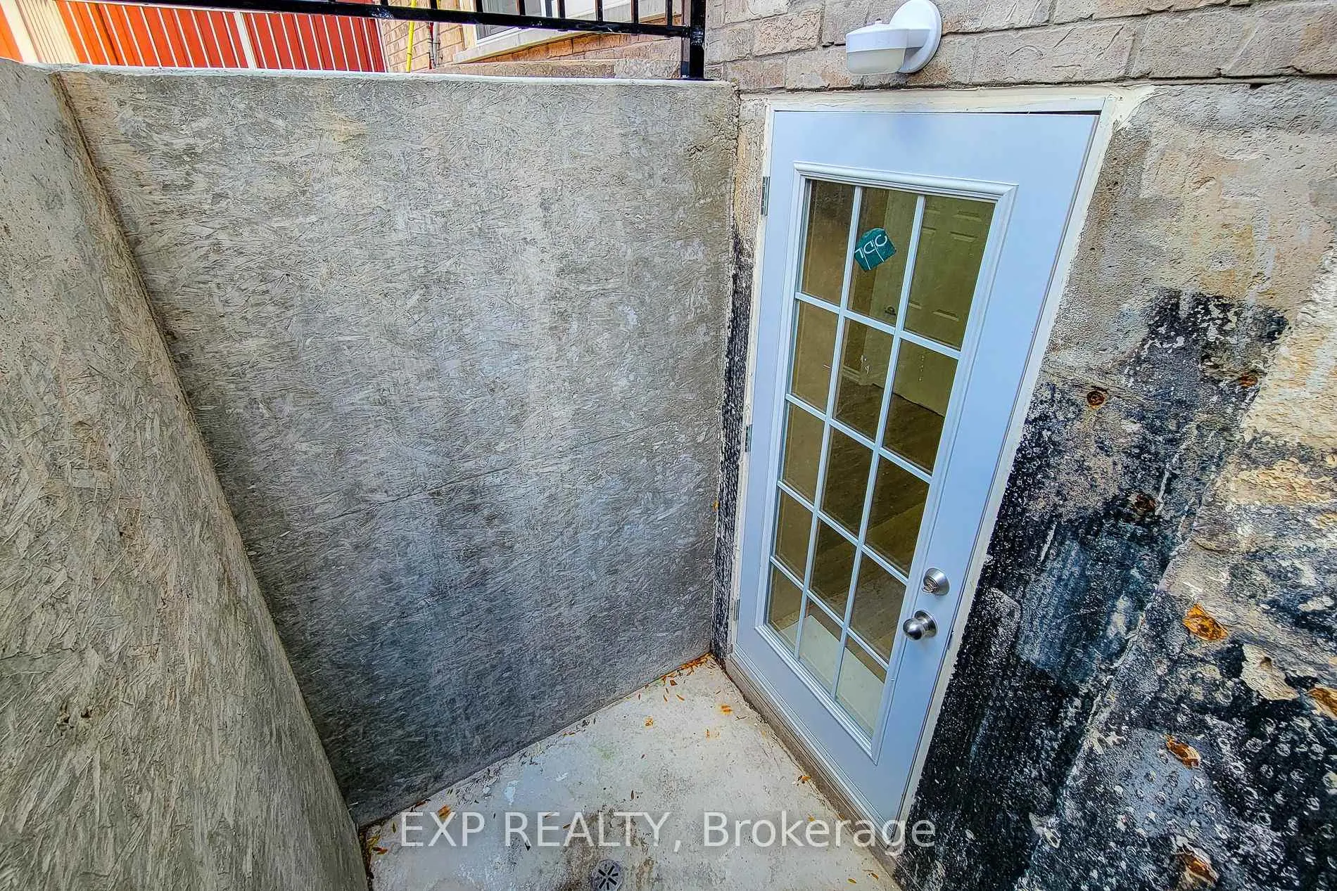 Photo 10 of Unit bsmnt, 14 White Road, Brampton, Fletcher's Meadow — HOMEH