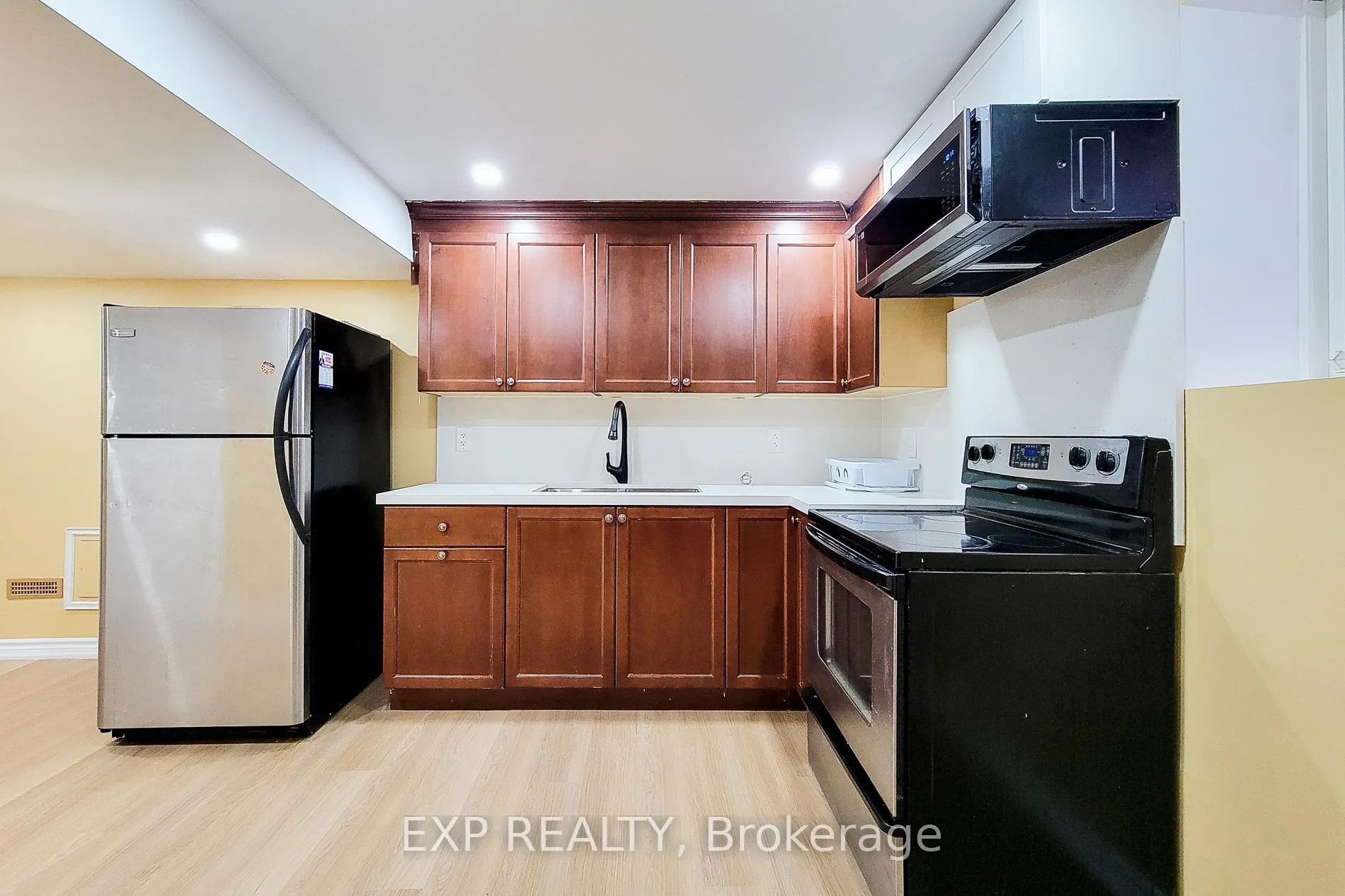 Photo 15 of Unit bsmnt, 14 White Road, Brampton, Fletcher's Meadow — HOMEH