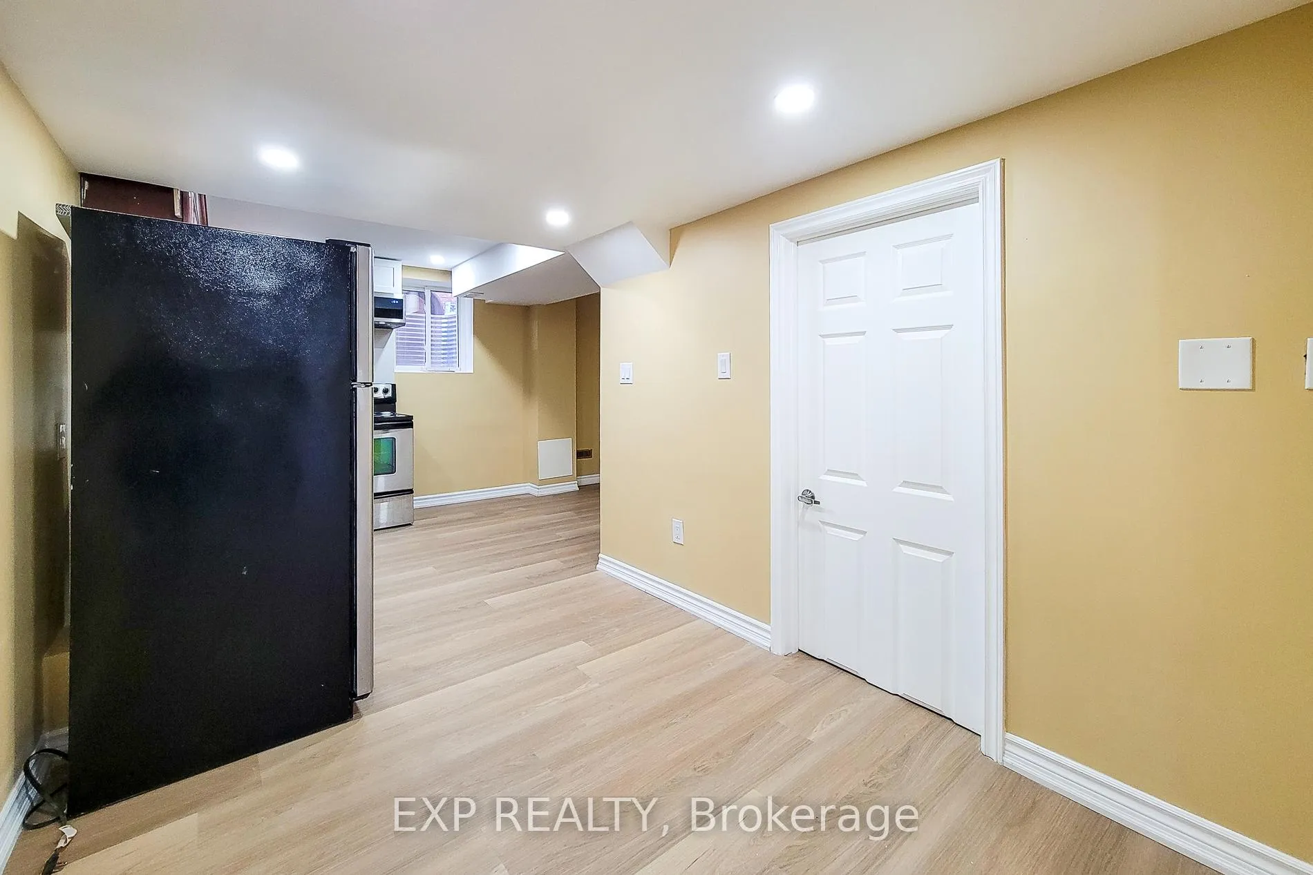 Photo 19 of Unit bsmnt, 14 White Road, Brampton, Fletcher's Meadow — HOMEH