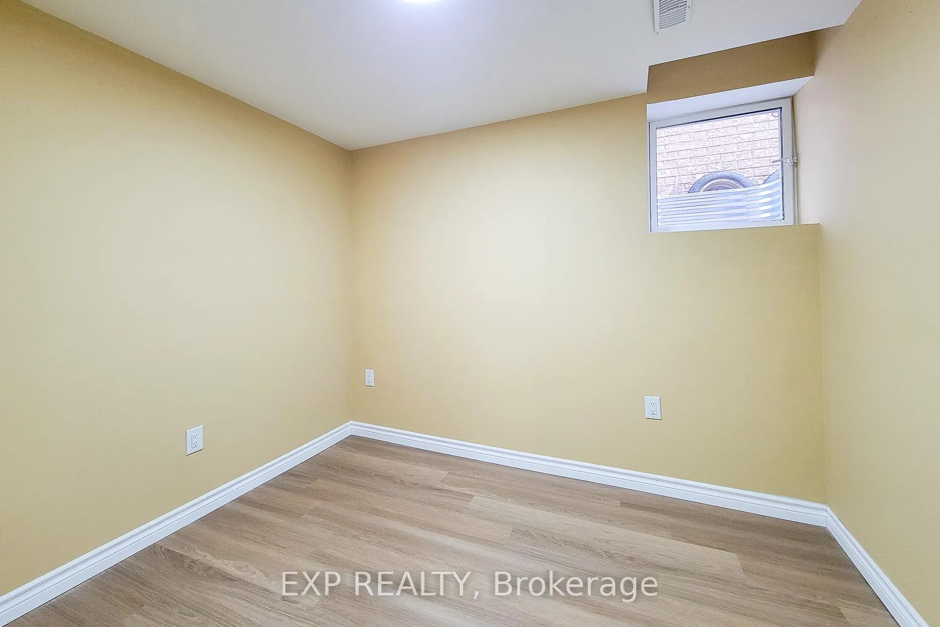 Photo 23 of Unit bsmnt, 14 White Road, Brampton, Fletcher's Meadow — HOMEH