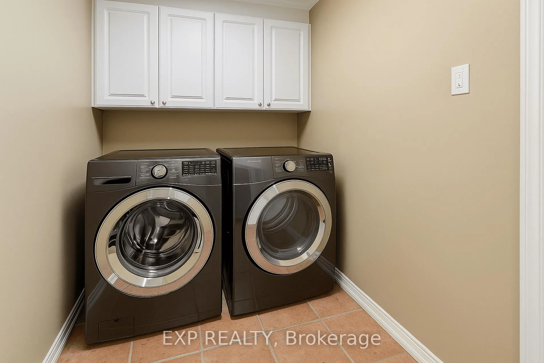 Photo 34 of Unit bsmnt, 14 White Road, Brampton, Fletcher's Meadow — HOMEH