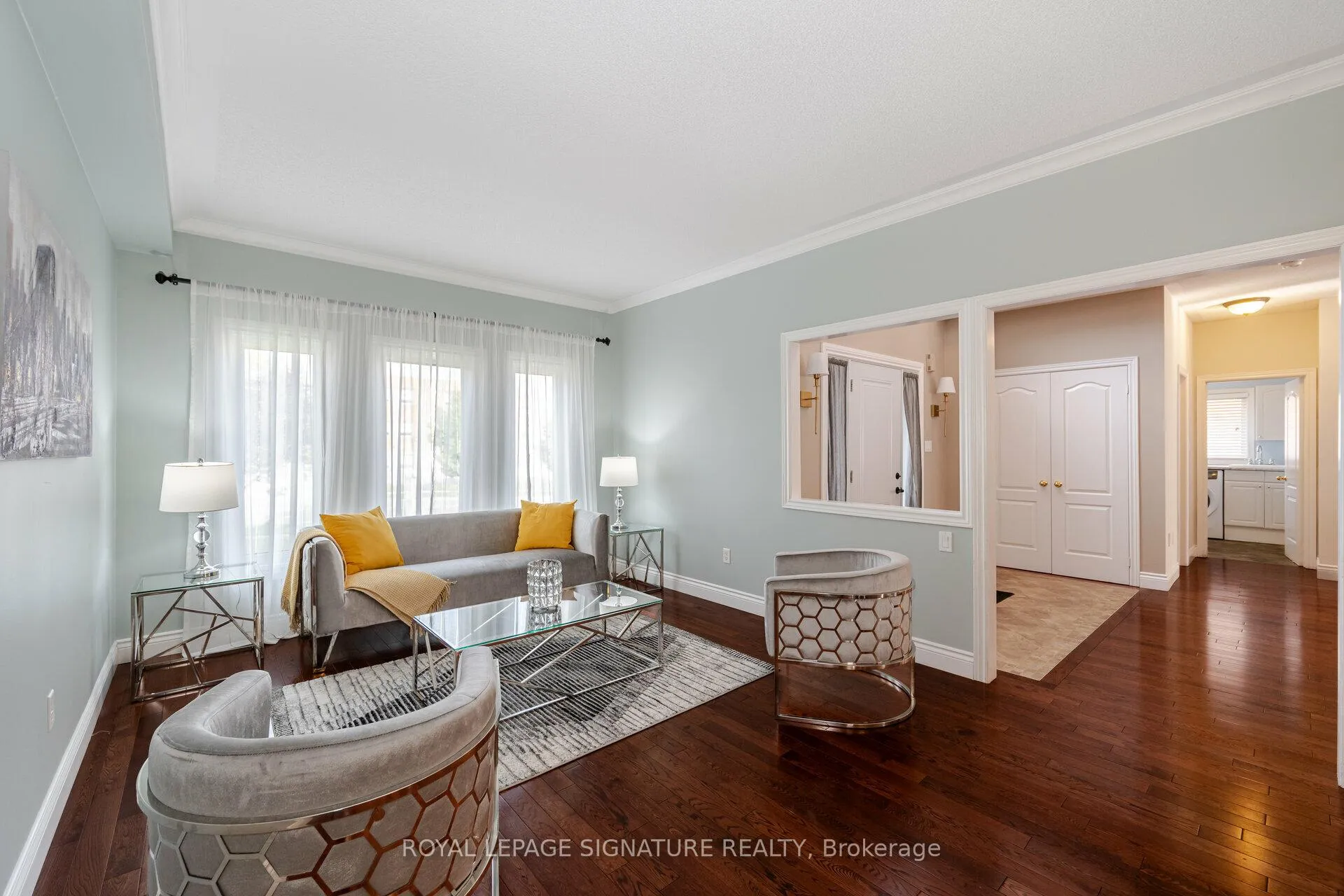 Photo 5 of 38 Sandringham Drive, Barrie, Innis-Shore — HOMEH