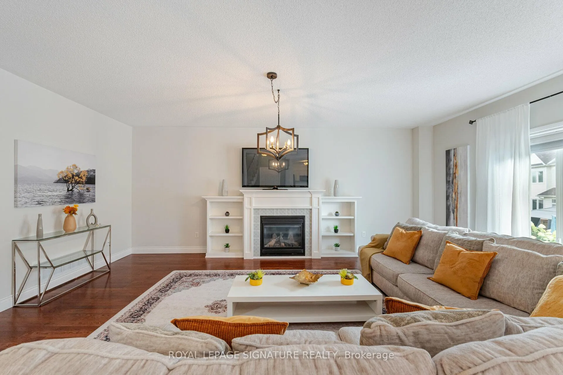 Photo 13 of 38 Sandringham Drive, Barrie, Innis-Shore — HOMEH