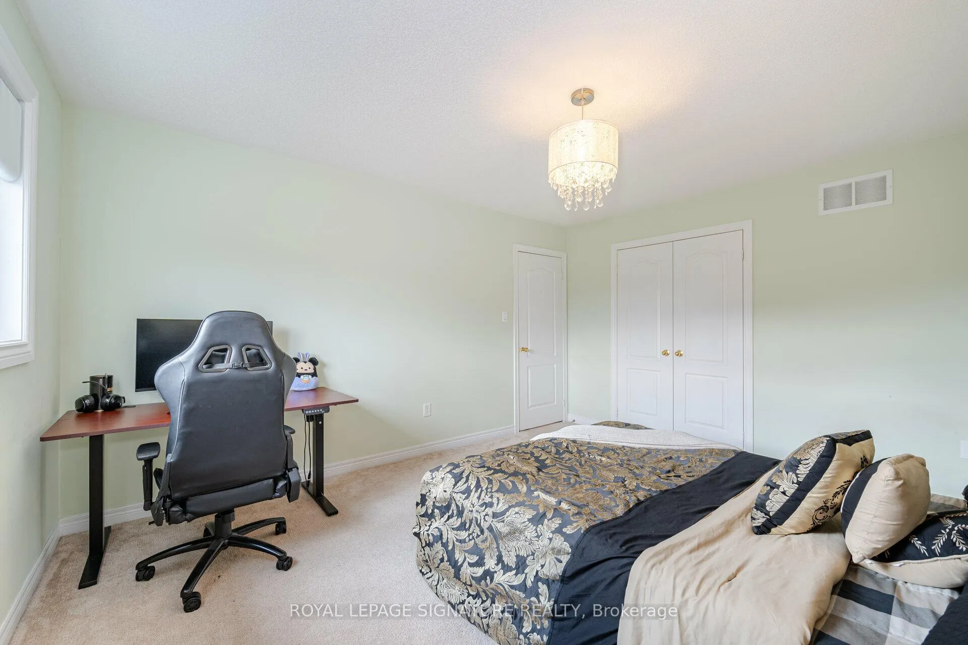 Photo 24 of 38 Sandringham Drive, Barrie, Innis-Shore — HOMEH