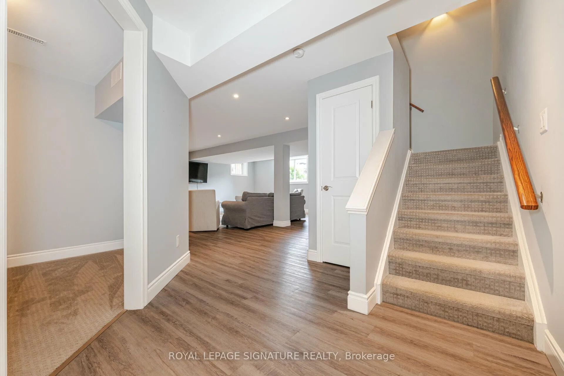 Photo 26 of 38 Sandringham Drive, Barrie, Innis-Shore — HOMEH