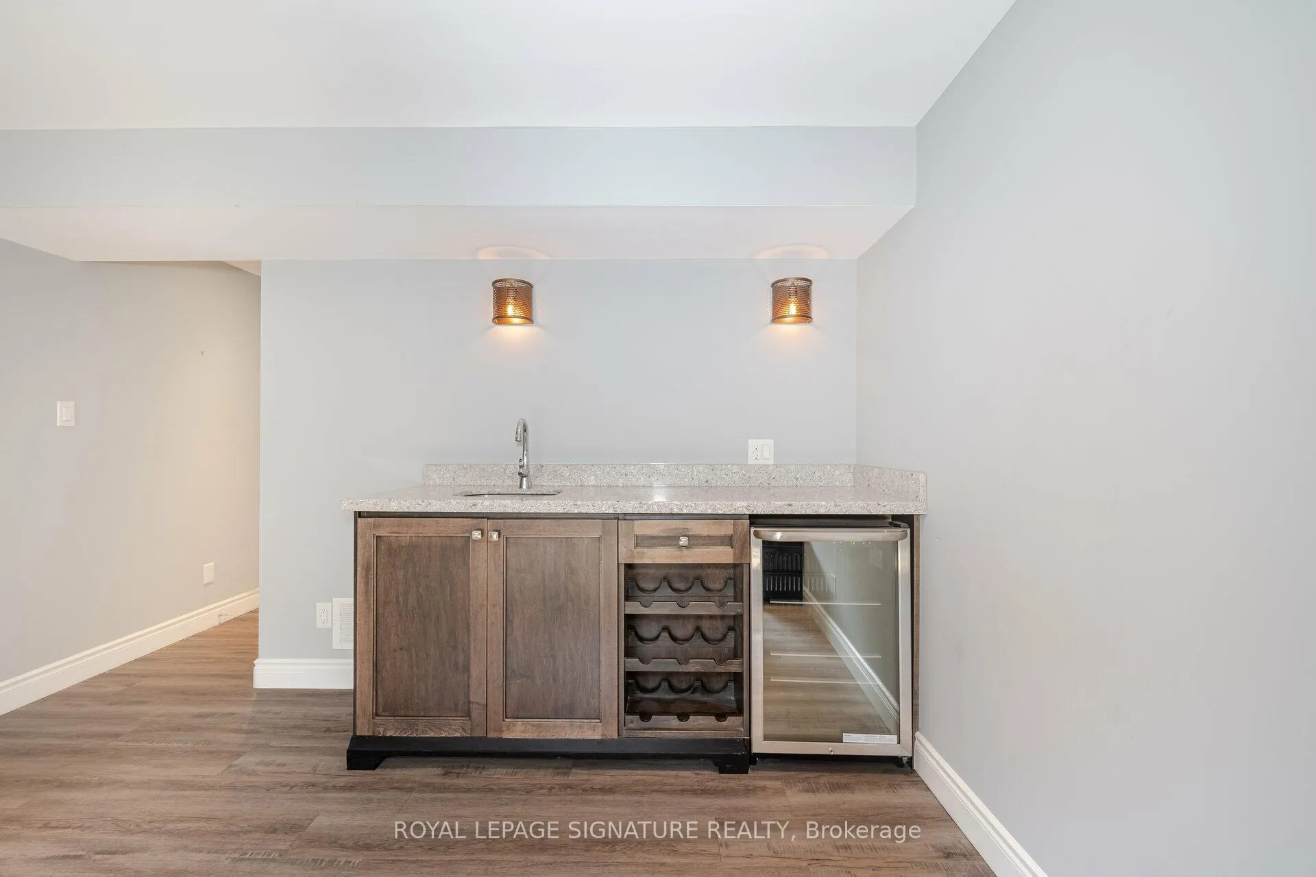 Photo 29 of 38 Sandringham Drive, Barrie, Innis-Shore — HOMEH