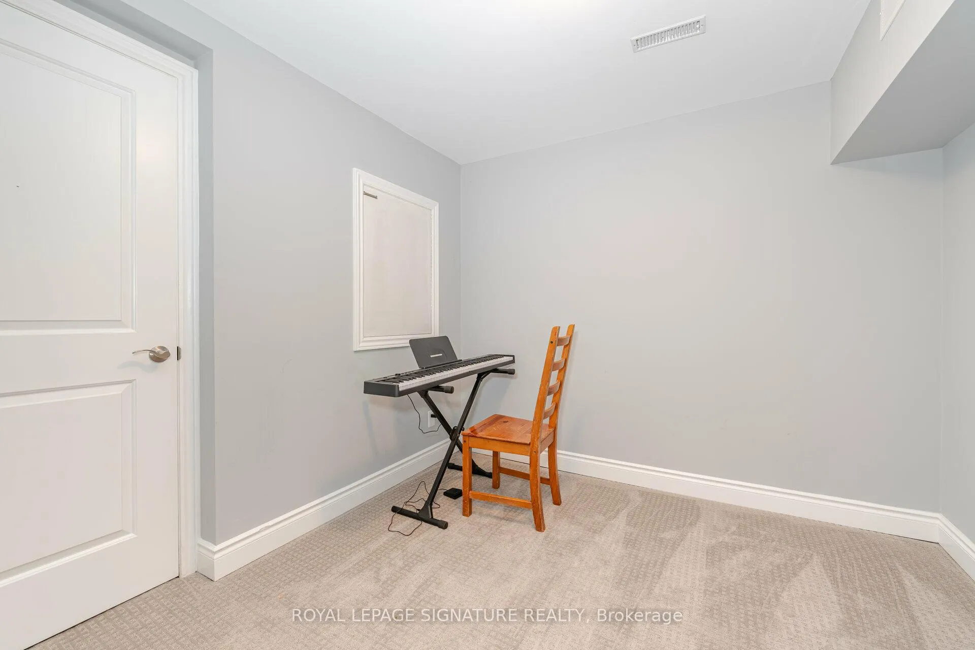 Photo 33 of 38 Sandringham Drive, Barrie, Innis-Shore — HOMEH