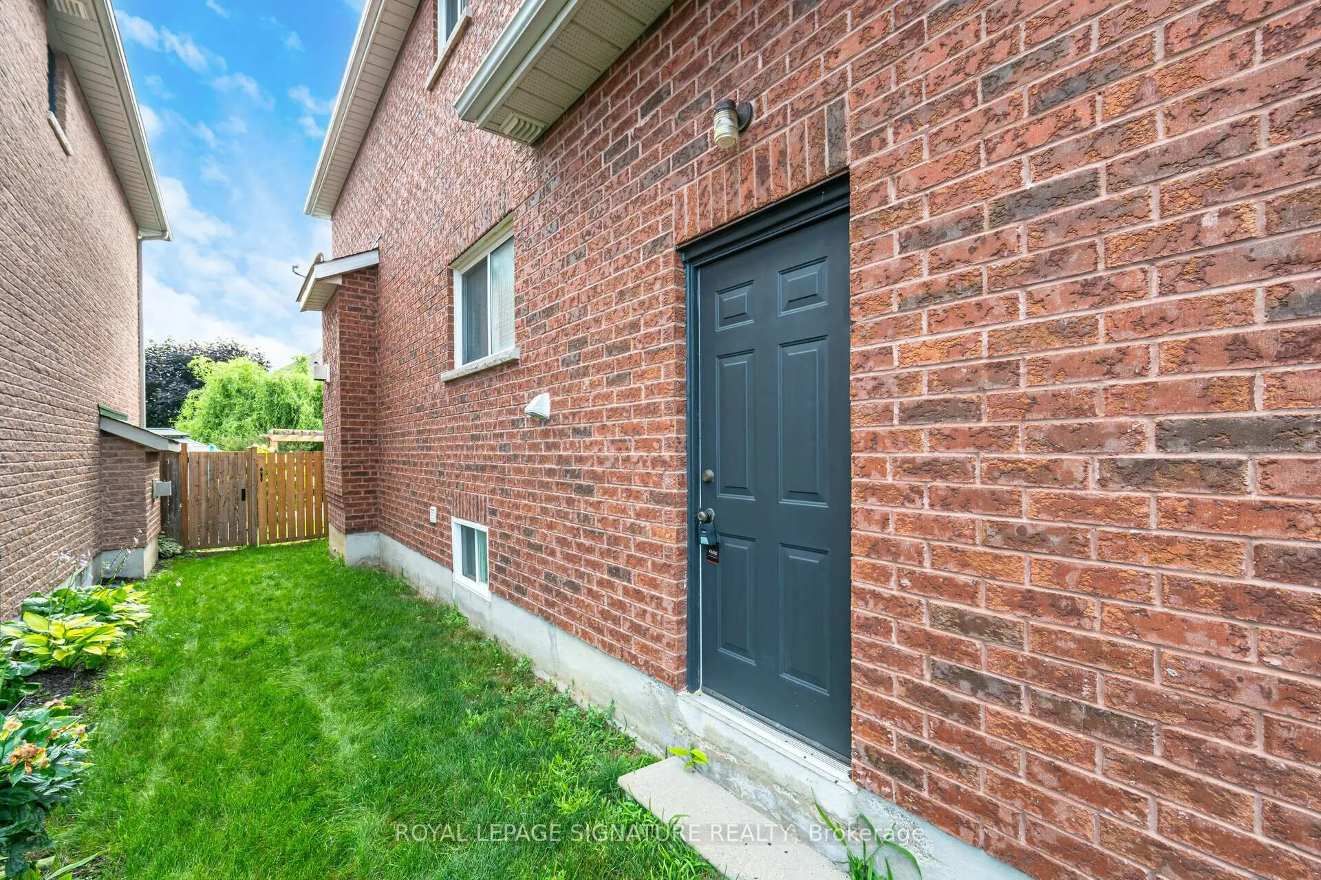 Photo 35 of 38 Sandringham Drive, Barrie, Innis-Shore — HOMEH