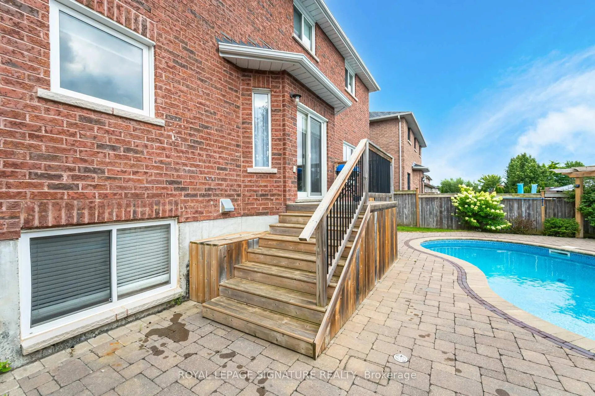 Photo 36 of 38 Sandringham Drive, Barrie, Innis-Shore — HOMEH