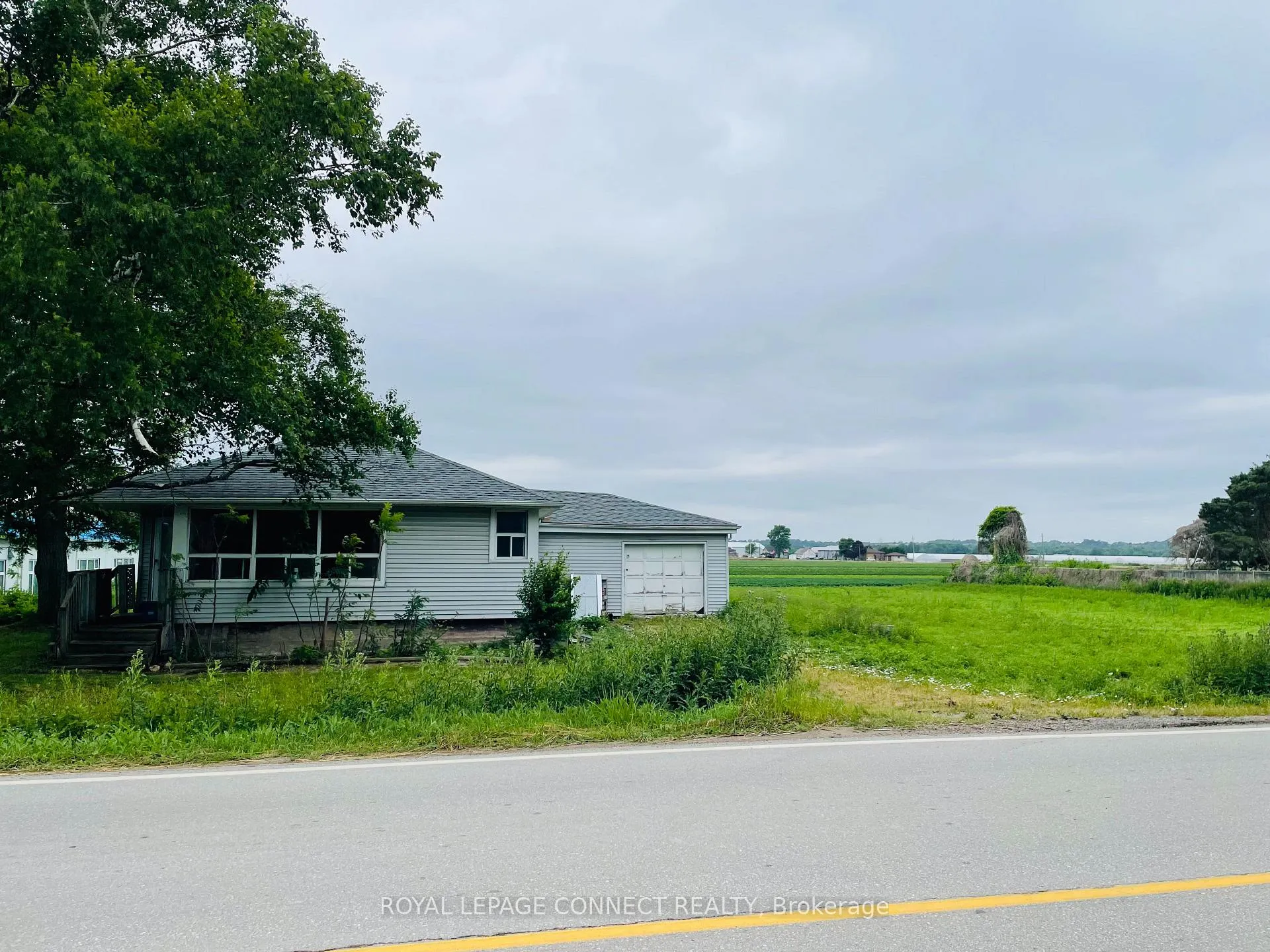 Photo 2 of Unit 3, 19470 Dufferin Street, King, Rural King — HOMEH