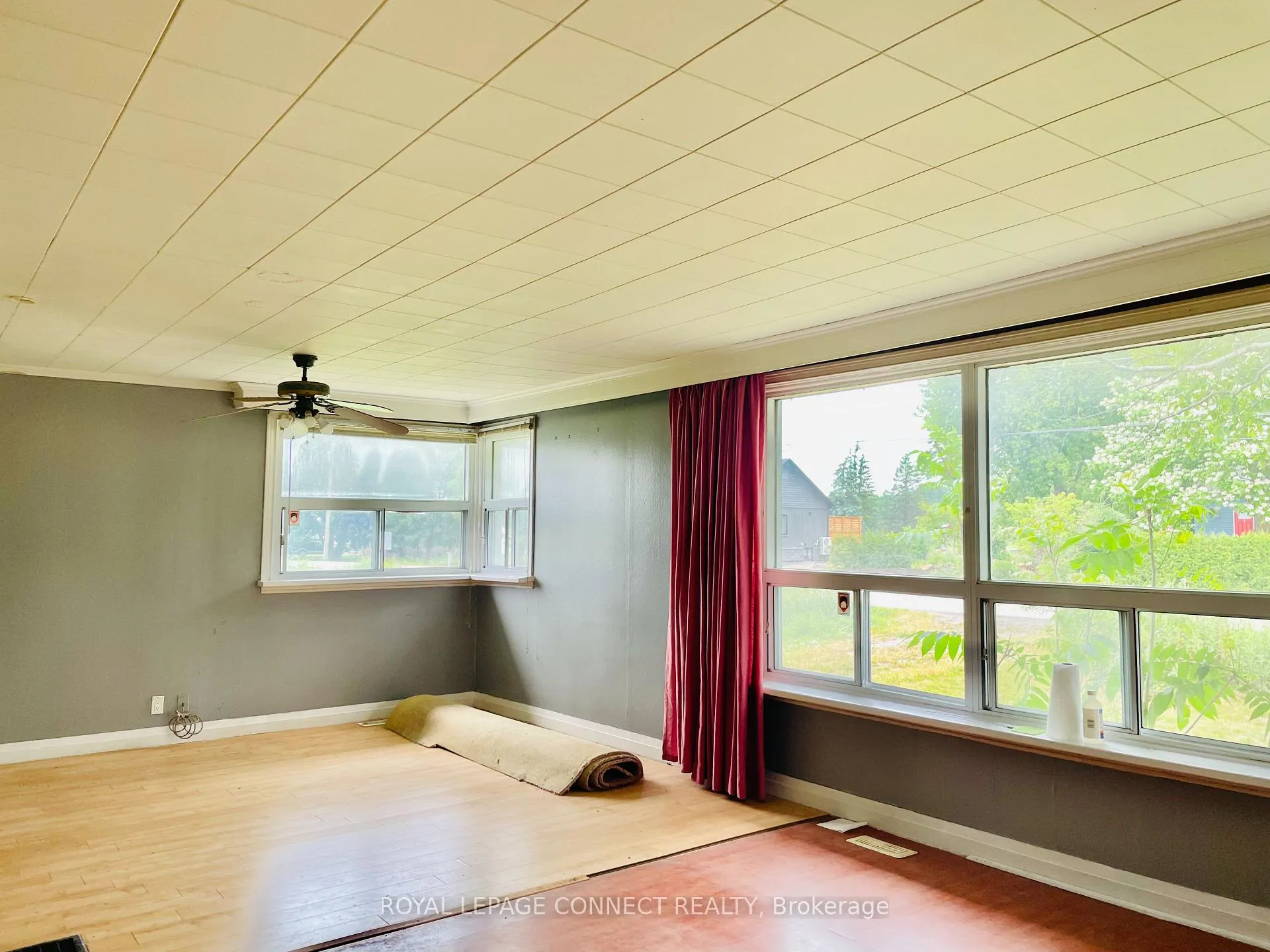 Photo 3 of Unit 3, 19470 Dufferin Street, King, Rural King — HOMEH